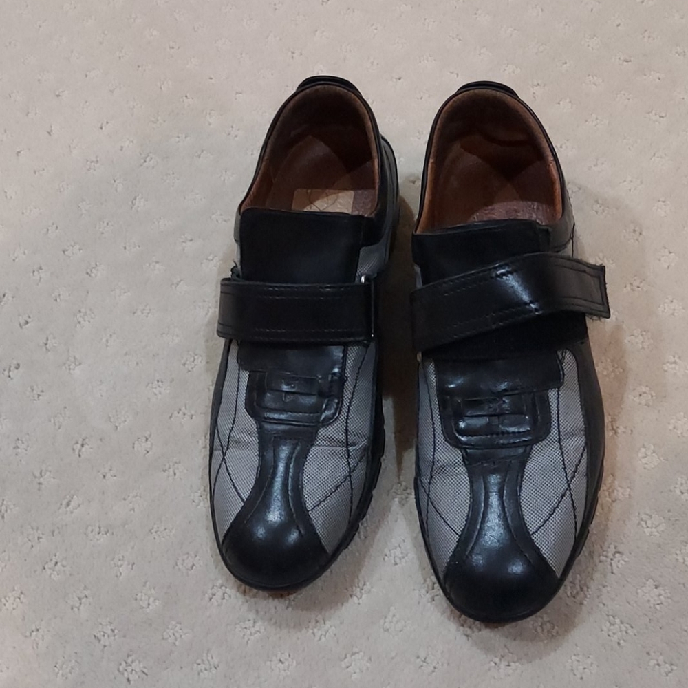 Walking Shoes - image 3